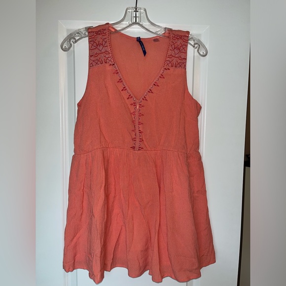 Seraphine Coral Embroidered Maternity & Nursing Top US 6 - Picture 3 of 3